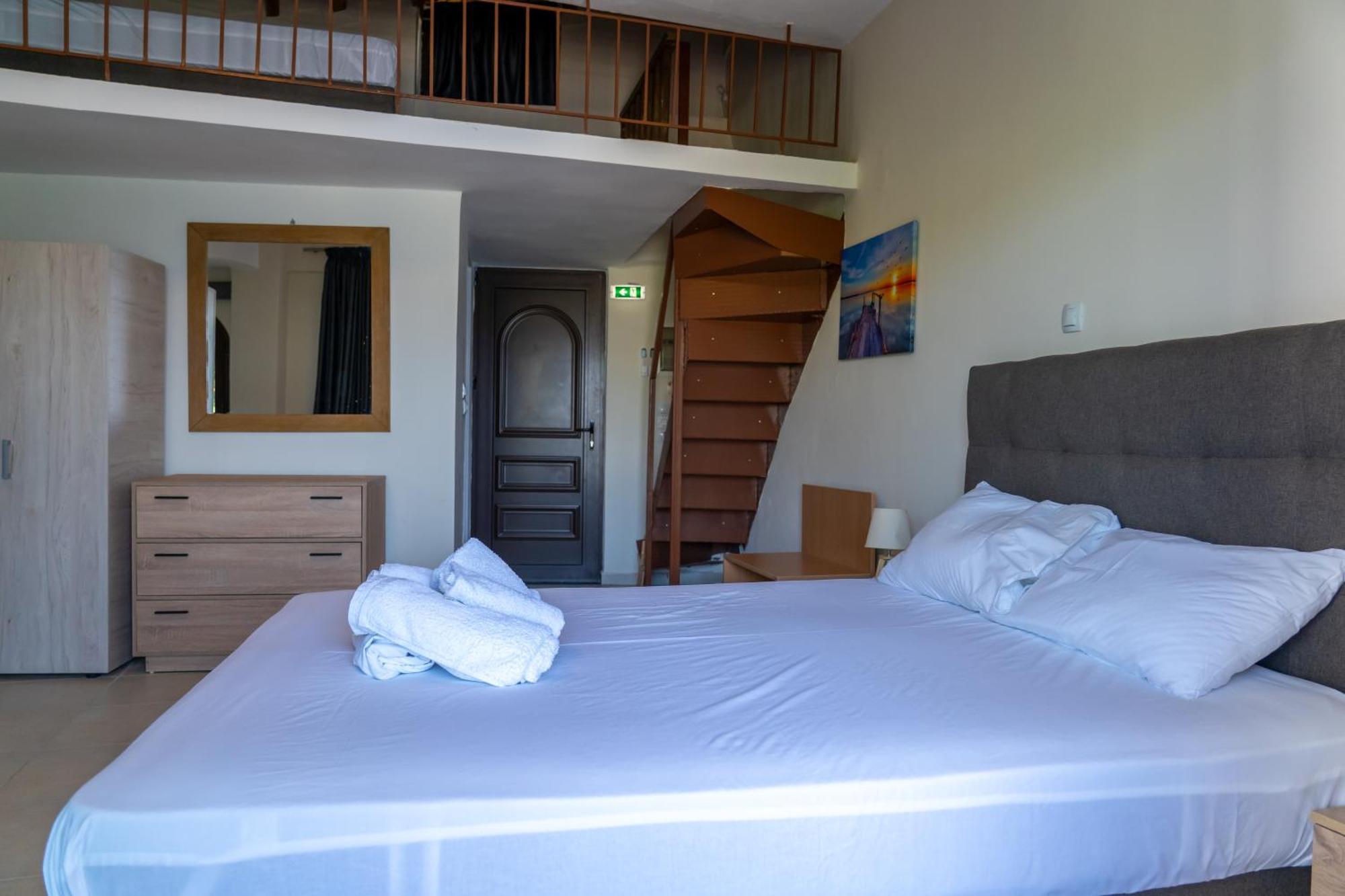 Prego Living Apartments Vathi  外观 照片