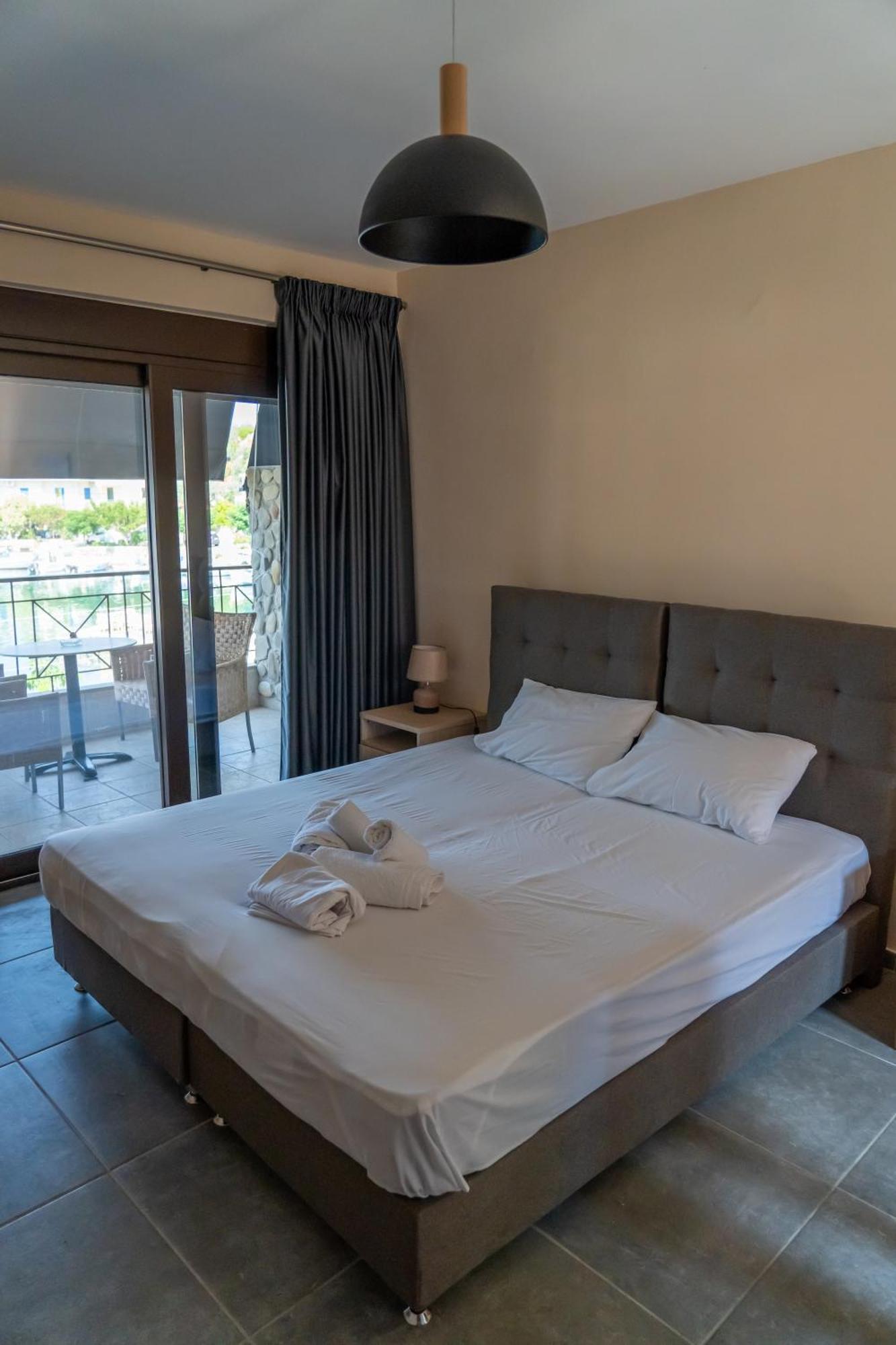Prego Living Apartments Vathi  外观 照片