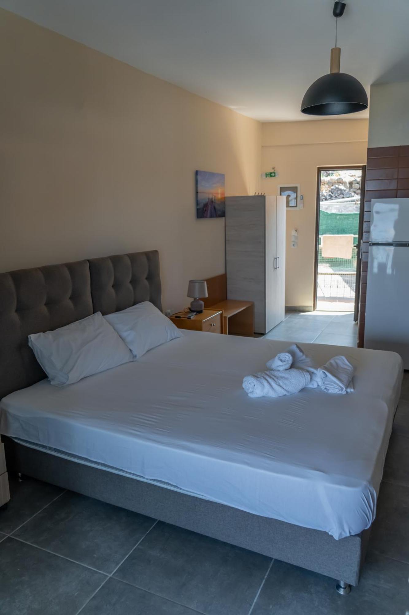 Prego Living Apartments Vathi  外观 照片