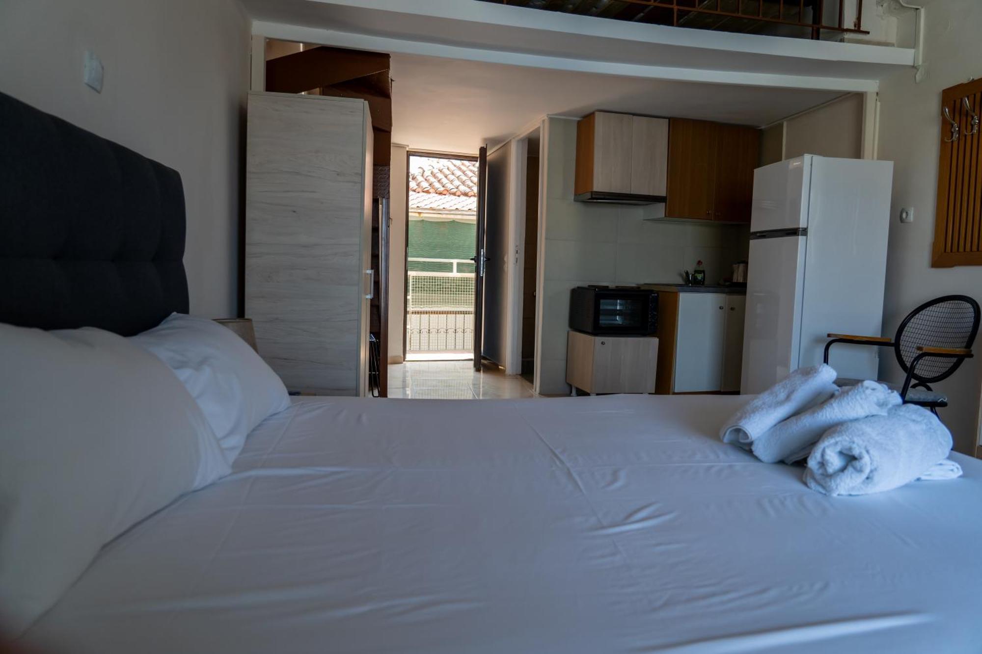 Prego Living Apartments Vathi  外观 照片